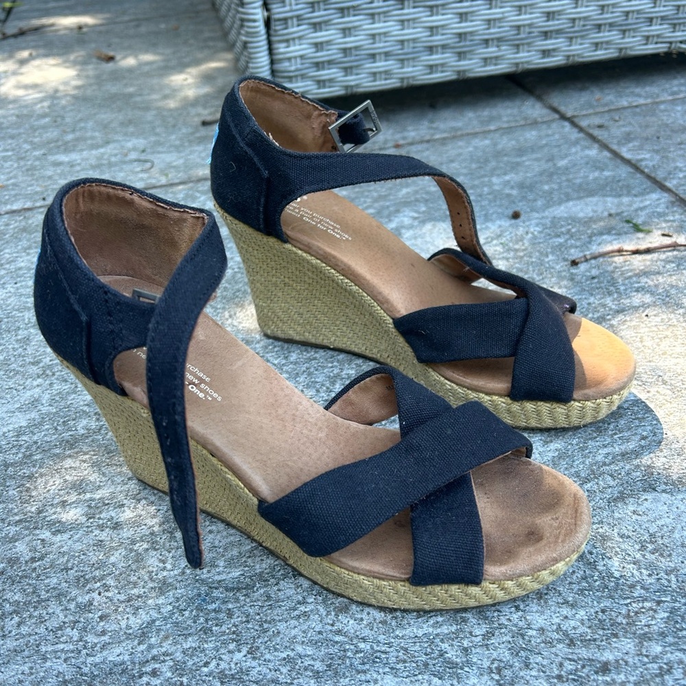 TOMS high heeled sandals navy blue and tan